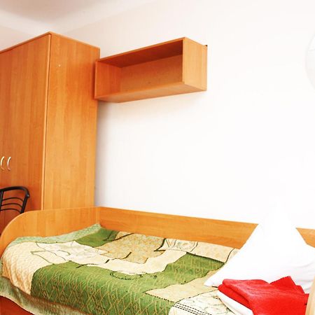 Vydubychi Hostel Киев Екстериор снимка